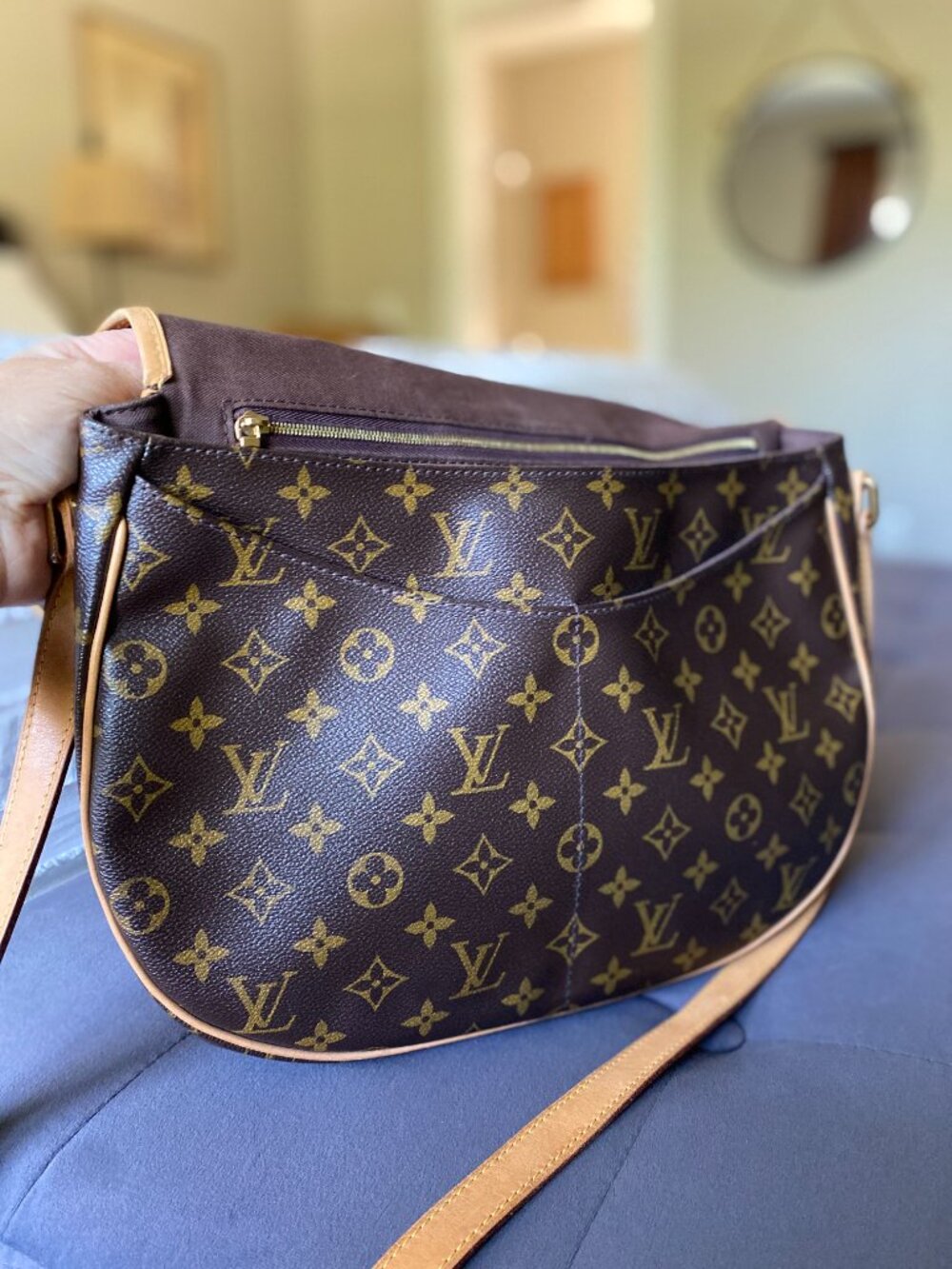 Louis Vuitton Menilmontant MM Shoulder Bag - Picture 6 of 11